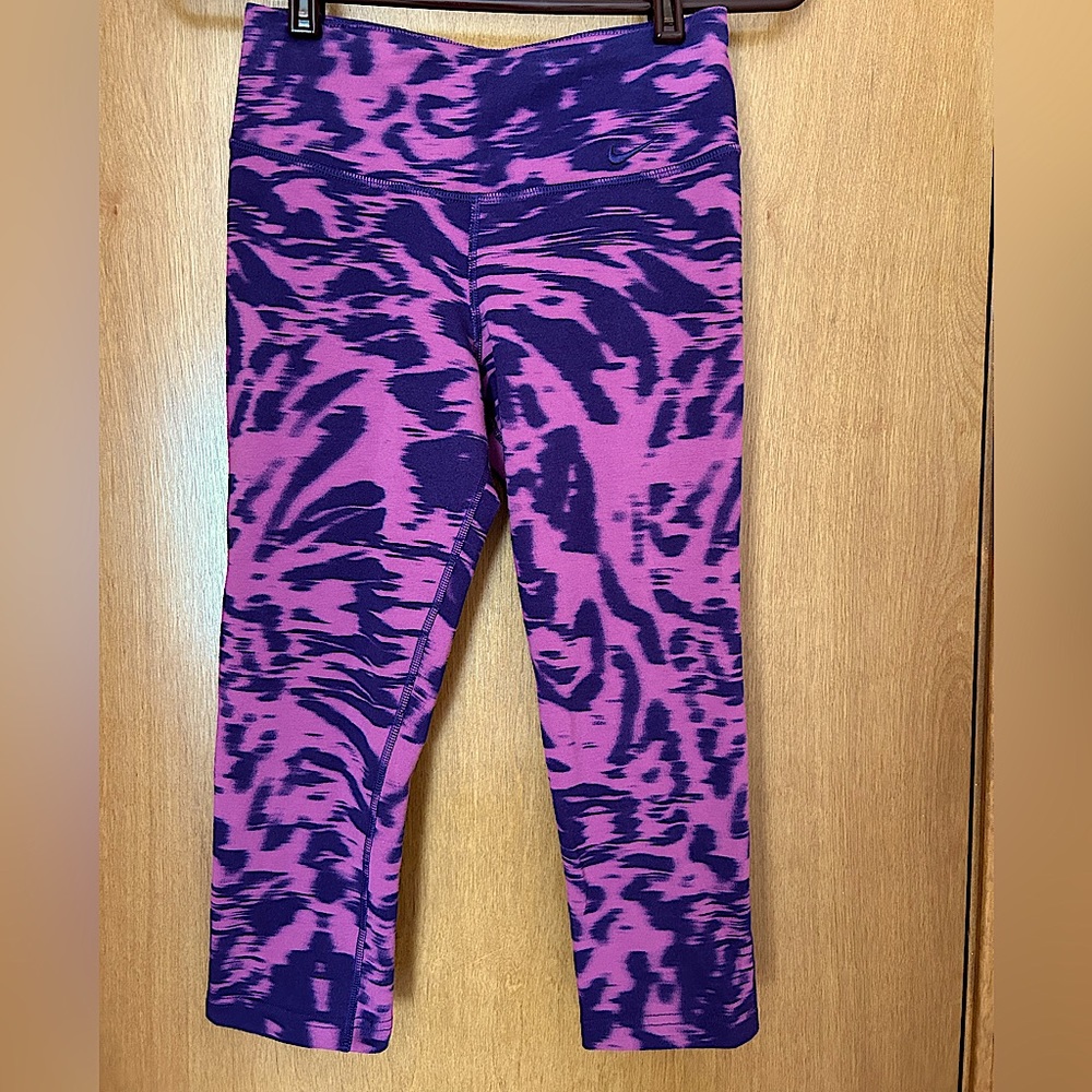 Nike crop leggings in size XS